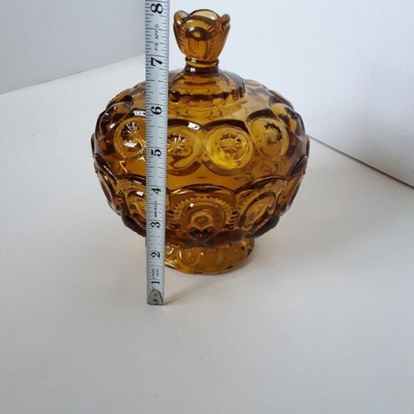 L. E. Smith Moons and Stars Vintage Amber Glass Candy Dish with Lid - Picture 6 of 12